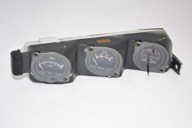 1981-1983 DATSUN 280ZX L28 S130 FAIRLADYCLUSTER OIL VOLTAGE AND TIMER GAUGES