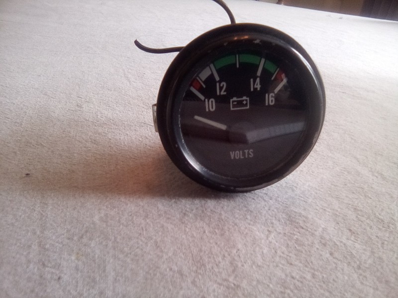 Peterbilt 17-04315-1B0 Voltage Gauge