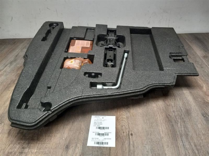22 TOYOTA PRIUS SPARE TIRE JACK WITH TOOLS 64995-47030