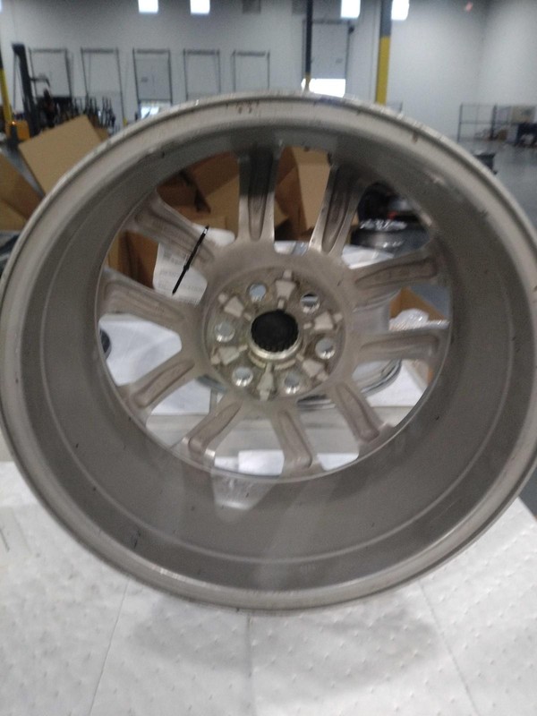 2021 Chevrolet Traverse 20 Black OEM Wheel 84640408, 41K Miles, 1 Piece