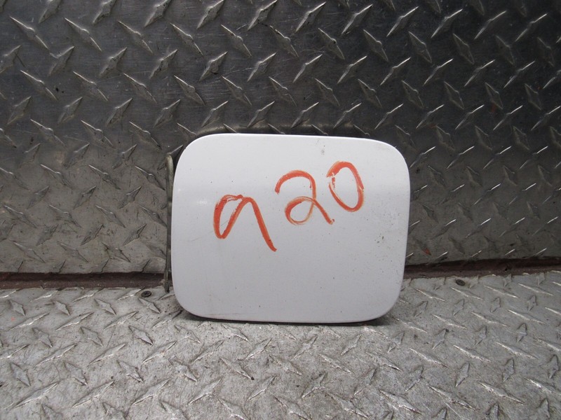 2000 TOYOTA CAMRY FUEL FILLER DOOR WHITE COLOR PAINTED 6CYLINDER 3.0L
