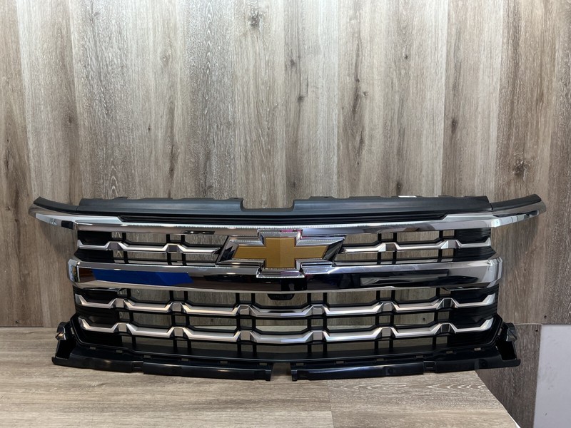2022-2024 Chevy Silverado 1500 Grille With Camera ASSY OEMPart# 85642139