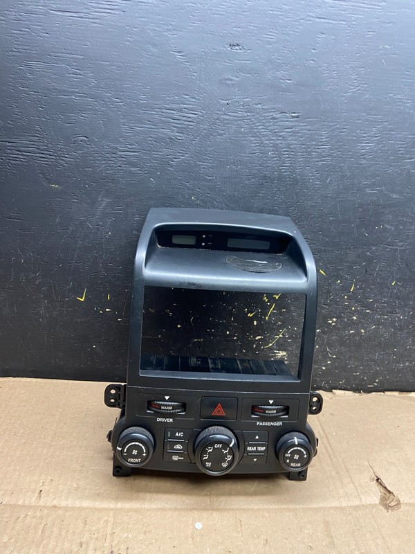 2009-2012 Kia Sedona A/C Heater Climate Control Radio Bezel Trim Y2555 DG