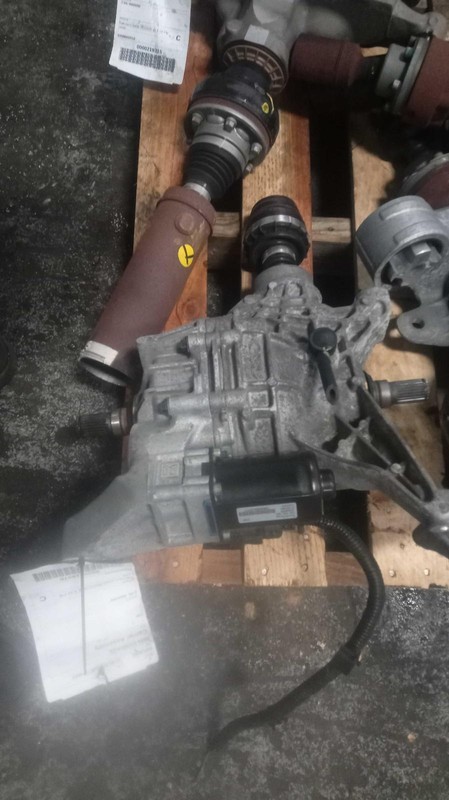 2024 Jeep Compass Differential Carrier Assembly OEM 4WD 6000 Miles Grey