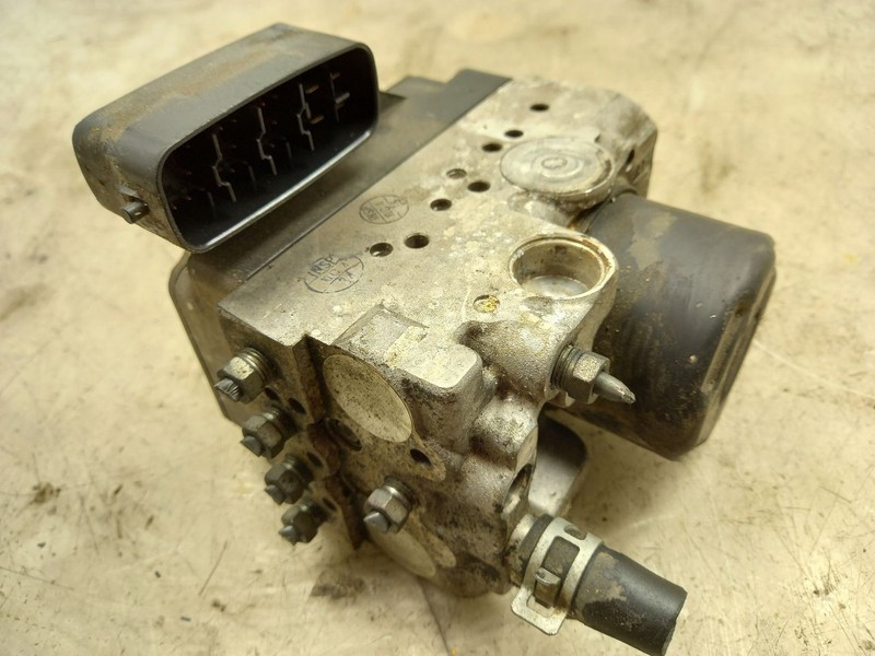02 03 04 05 LEXUS IS300 SPORT ABS PUMP ANTI-LOCK BRAKE ACTUATOR
