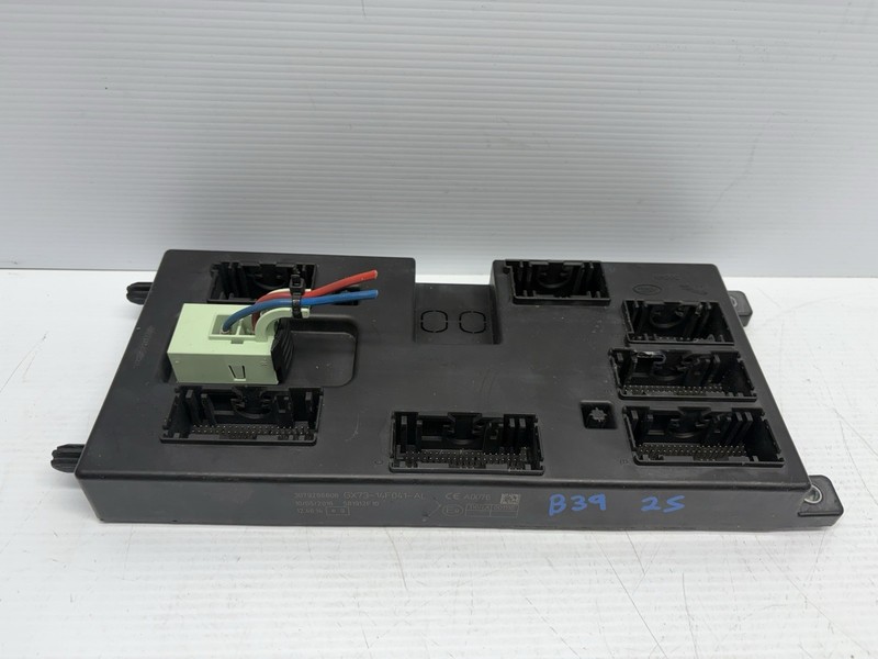 2016 Land Rover Range Rover Sport L494 Body Control Module Fuse Relay Box OEM