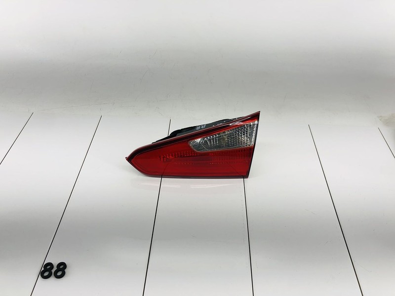 14-16 KIA FORTE REAR RIGHT PASSENGER SIDE INNER TAIL LIGHT BRAKE LAMP OEM