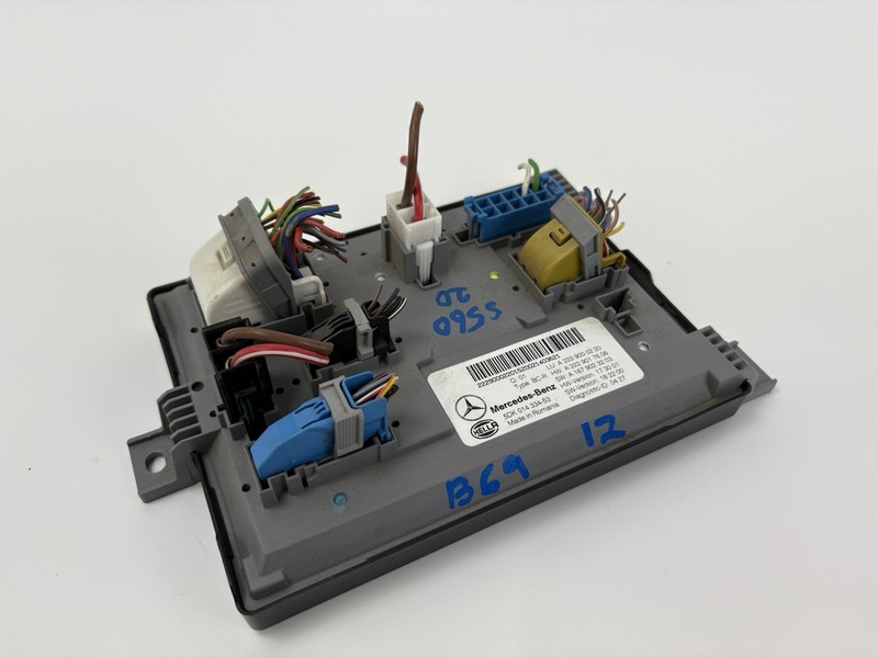 2018-2020 Mercedes W222 S450 S560 Rear SAM Signal Acquisition Control Module OEM