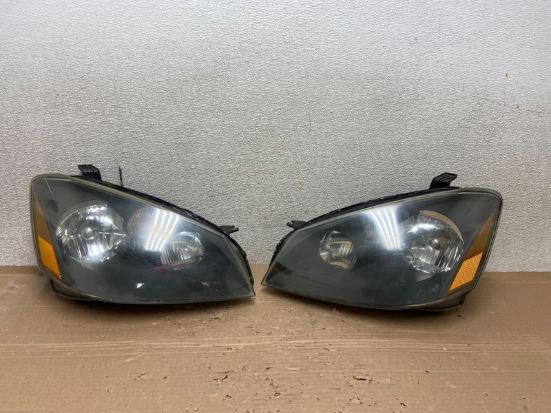 2002 to 2004 Nissan Altima Left+Right Side Set Halogen Headlights AB1132 DW