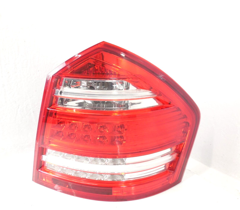 Mercedes-Benz GL450 Upper Tail Light Lamp Passenger Right OEM 2010-2012