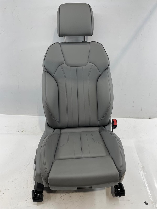 2018-24 Audi Q5 RH Front Passenger Seat W/ Seatbelt & Head Rest Leather Electric