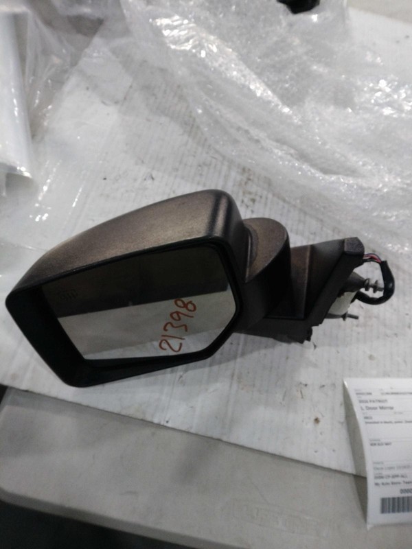 Used Left Door Mirror fits: 2016 Jeep Patriot moulded in black power heated opt