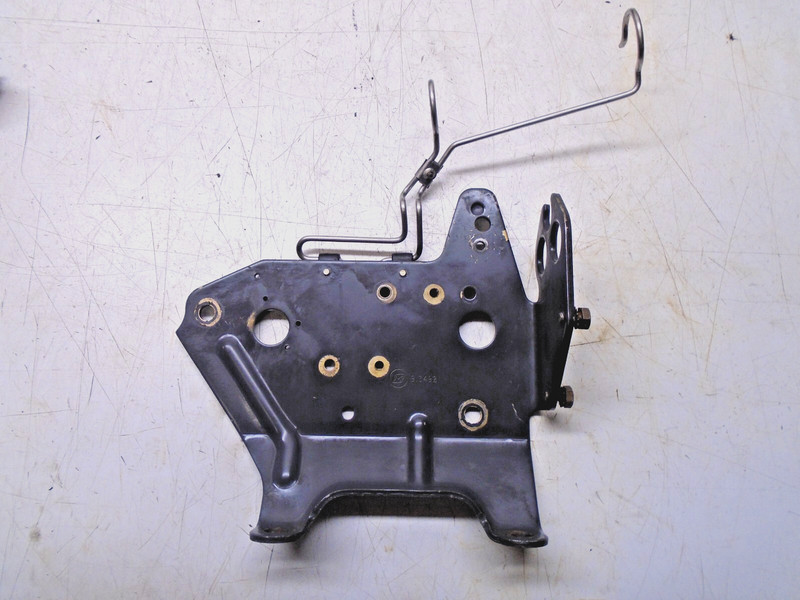 D3 913492 OMC Cobra Bracket 0913492