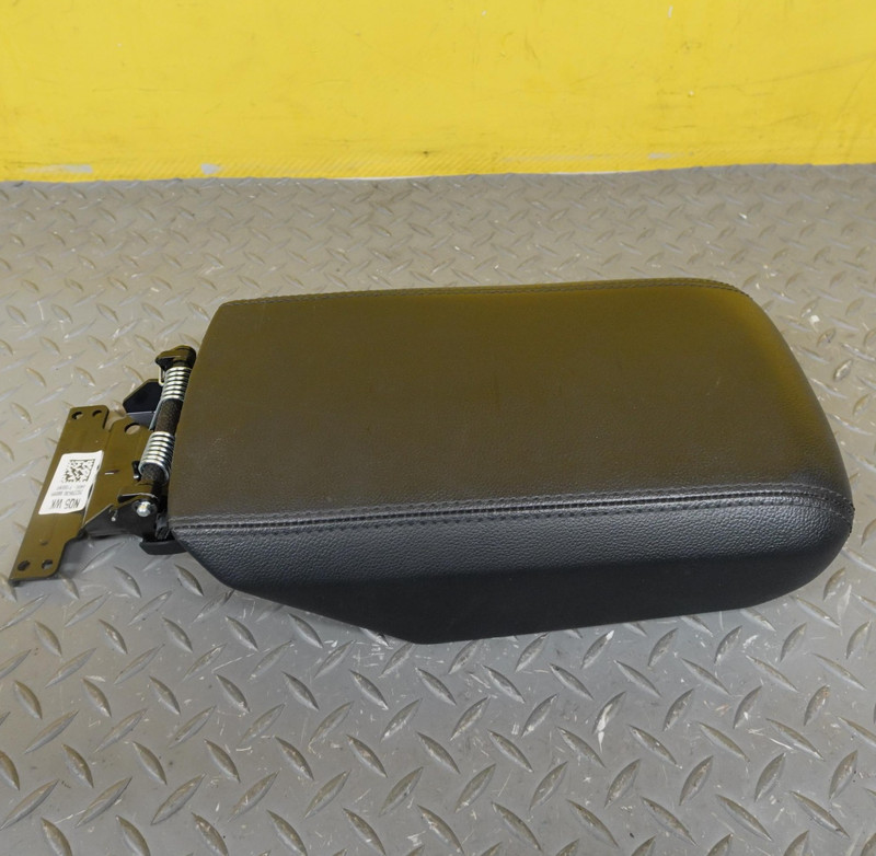 2023-2025 KIA SPORTAGE CENTER CONSOLE ARMREST ARM REST BLACK OEM 84660P1000WK