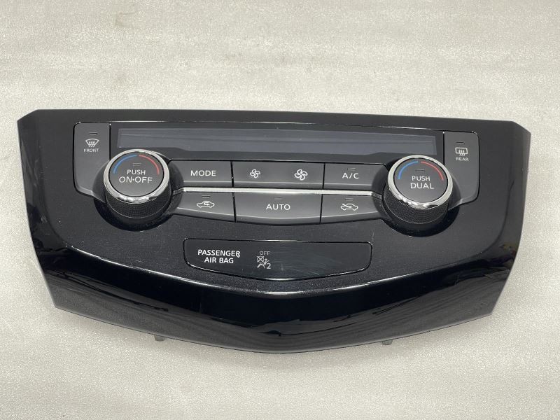 2017-2020 NISSAN ROGUE HEAT/AC CONTROLLER BLACK TC:G -SV- 52599