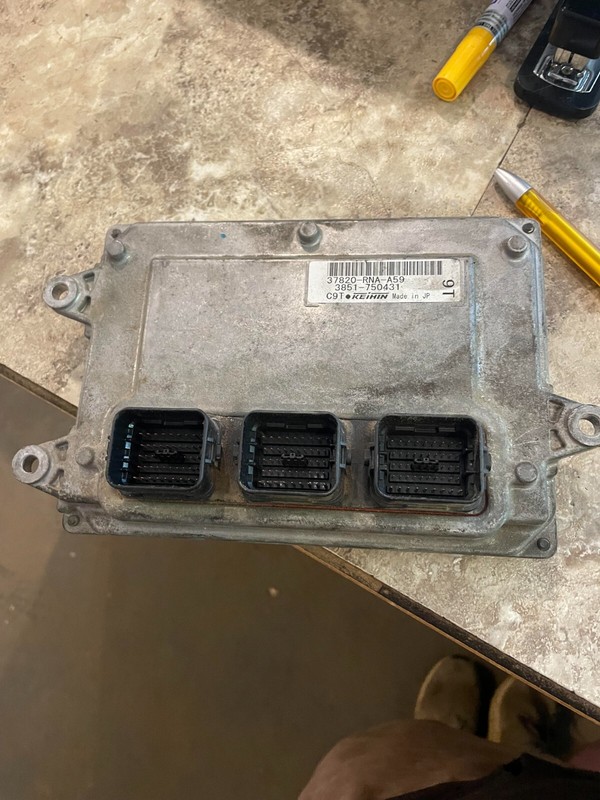 2006-08 HONDA CIVIC 1.8L ENGINE COMPUTER MODULE 37829-RNA-A66