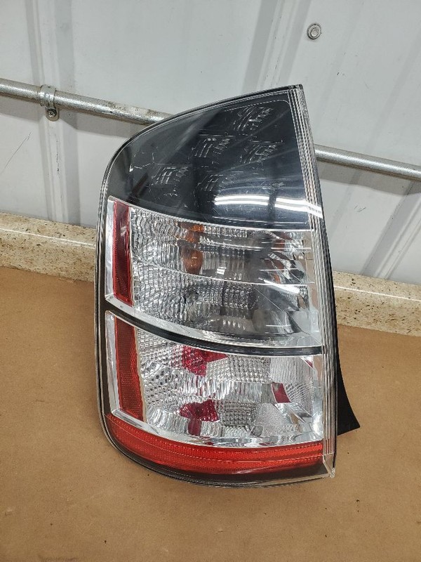 Driver Left Tail Light Fits 04-05 PRIUS 282183