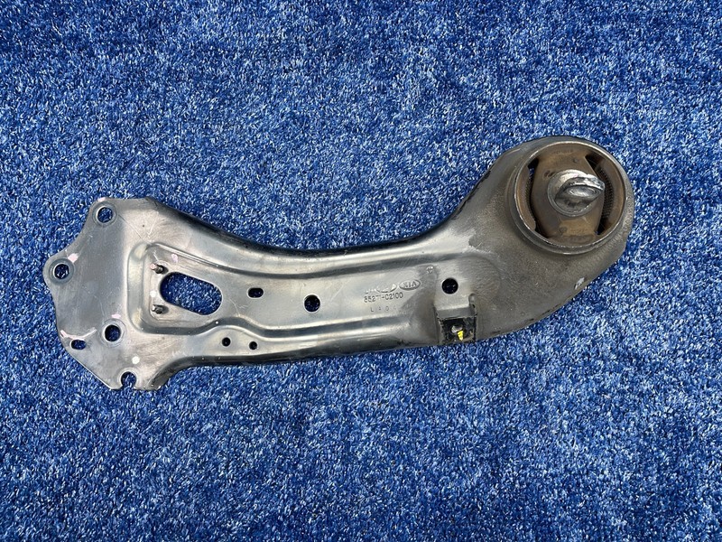 2015-2017 HYUNDAI SONATA FWD REAR SUSPENSION LEFT SIDE TRAILING CONTROL ARM OEM