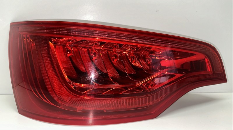 4L0 945 093 G | 2010 - 2015 AUDI Q7 DRIVER LEFT SIDE OUTER OEM LED TAIL LIGHT LH