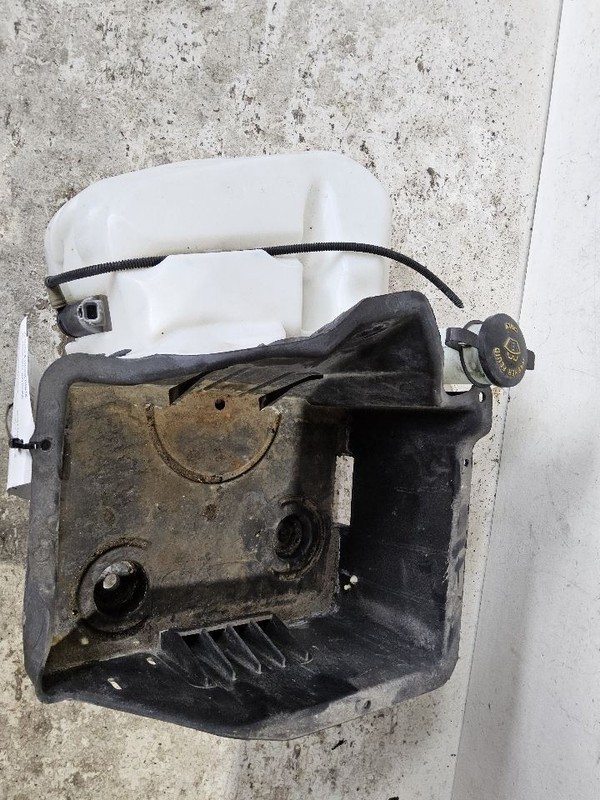 Wash Reservoir Fits 09-14 FORD F150 PICKUP 3417032