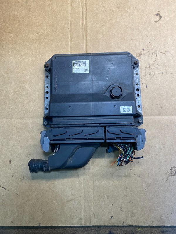 2006 Toyota Rav4 Electronic Engine Control Module ECU ECM 89661-42C30 AB3533 DG