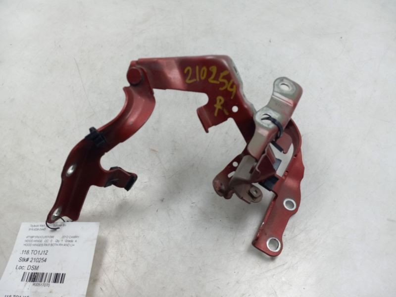 2012 TOYOTA CAMRY SE 2.5L FWD AT LEFT AND RIGHT SIDE HOOD HINGES