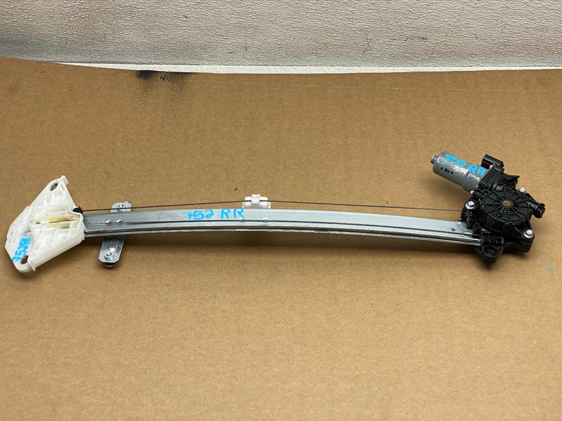 16-22 HONDA PILOT REAR RIGHT PASSENGER SIDE WINDOW REGULATOR W/MOTOR OEM LOT752