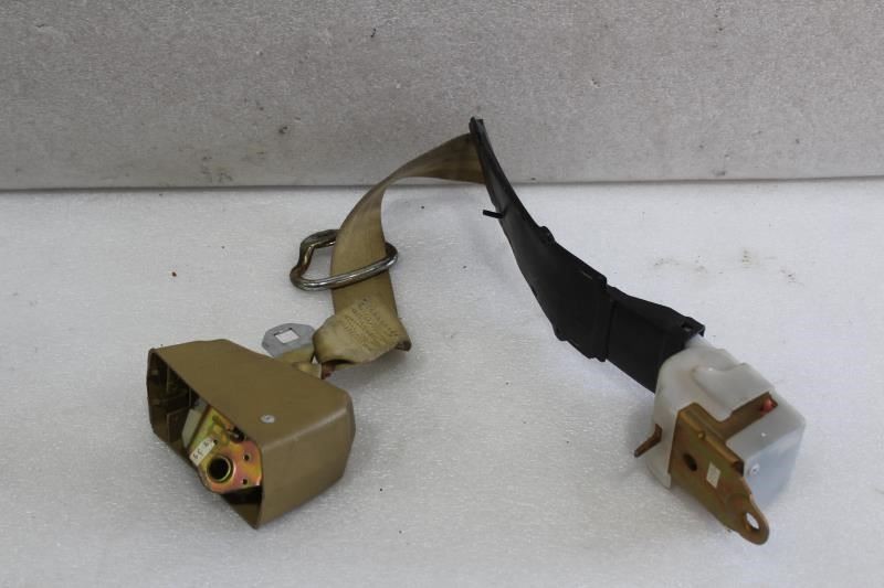 1974 1975 1976 LINCOLN CONTINENTAL MARK IV PASSENGER FRONT SEAT BELT YELLOW