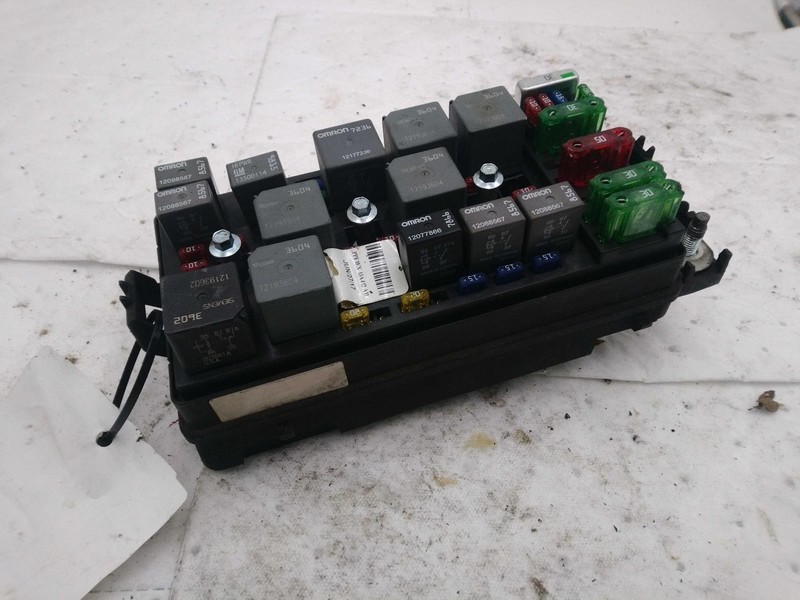 2001 Buick LeSabre Fuse Box OEM 3.8L 12193988 240K Miles - Good Condition