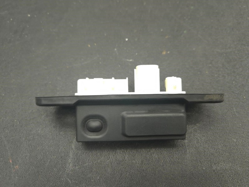 Trunk Liftgate Release Switch 2023 Toyota RAV4 84840-47040 2019 2020 2021 - 2025