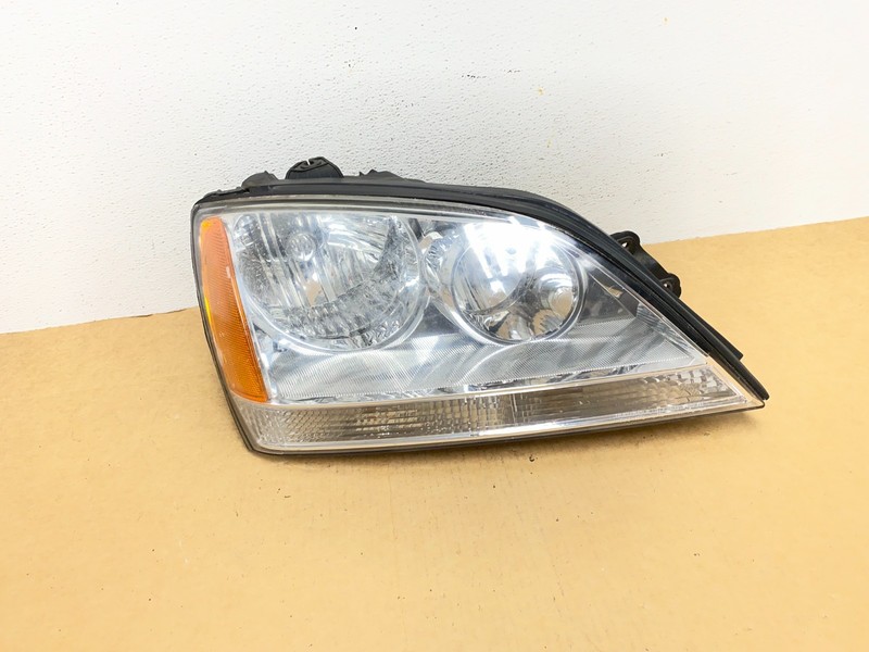 2003 to 2006 Kia Sorento Right Passenger Rh Side Headlight Halogen AD4519 DW