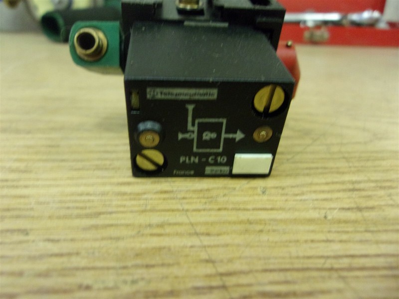 Telepneumatic PLN-C10 Solenoid Valve Sensor with base PZU-A