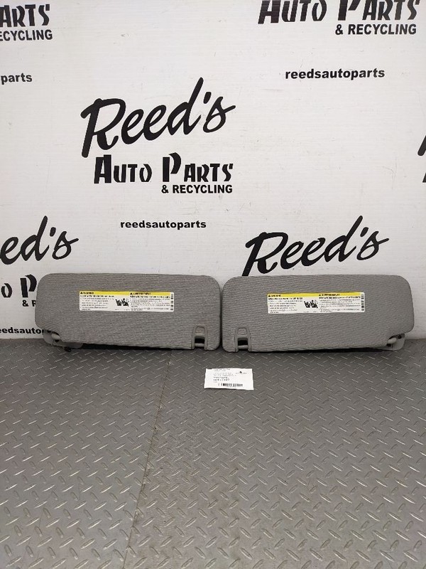 2014-2019 Chevrolet Silverado 1500 OEM Driver & Passenger Side Sun Visor 119