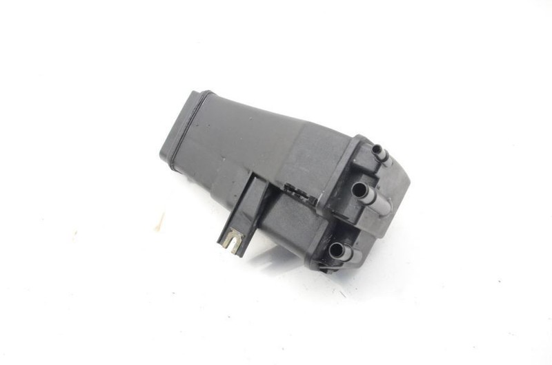 2000-2005 PORSCHE 911 996 CONVERTIBLE 99620122107 EVAPORATION VAPOR CANISTER