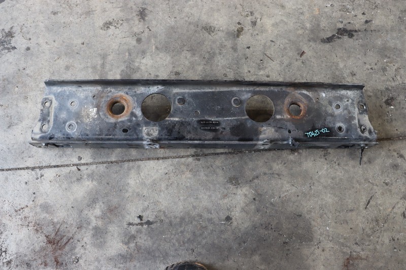 2013-2020 KENWORTH T680 PACCAR MX-13 RADIATOR CROSSMEMBER BRACKET MOUNT OEM