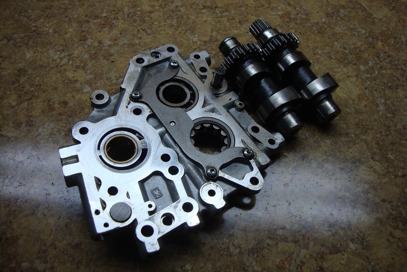 2001 Harley Davidson Electra Glide FLHTCI Engine Cam Shaft Plate Camshaft K8