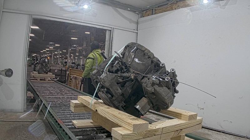2013 Chrysler 200 Automatic Transmission Assembly FWD 205K Miles OEM Tan