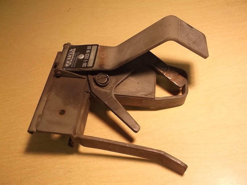 Collins Industries Saf-T-Lock Bus W-80 22007 *FREE SHIPPING*
