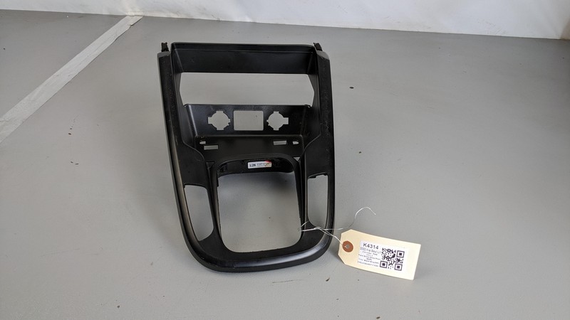 Center Console Shifter Upper Trim Panel Bezel 2022 Kia Soul LX 84632-K0000 20 21