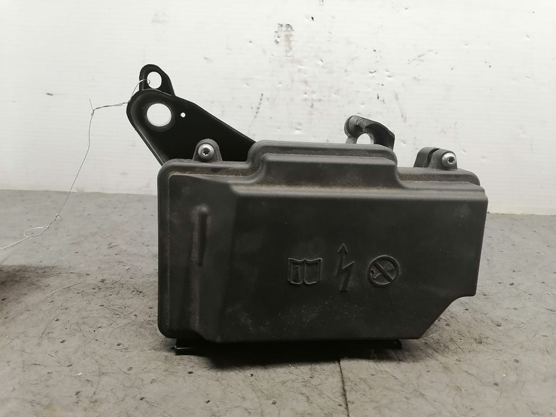 Fuse Box Engine 238 Type E450 Fits 17-22 MERCEDES E-CLASS 1566275