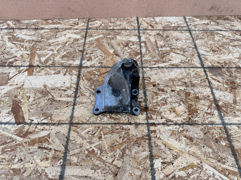 NISSAN 370Z 2009-2021 OEM LEFT DRIVER ENGINE MOUNT BRACKET ASSEMBLY RWD