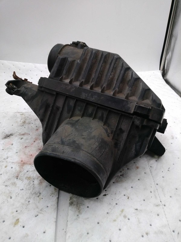 Used Upper Air Cleaner Assembly fits: 2010 Acura Mdx 3.7L 6 cylinder upper Upper