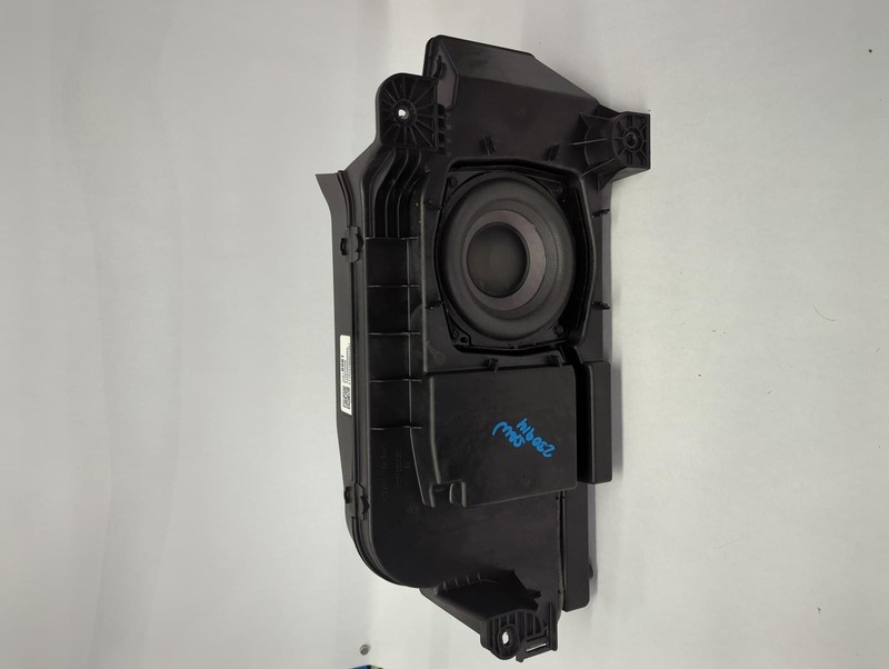 16-'17 GMC YUKON XL 1500 Bose subwoofer assembly OEM 1 Year Warranty!