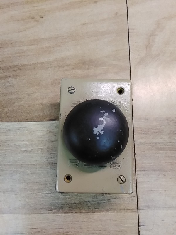 REES Black Mushroom Plunger Pushbutton