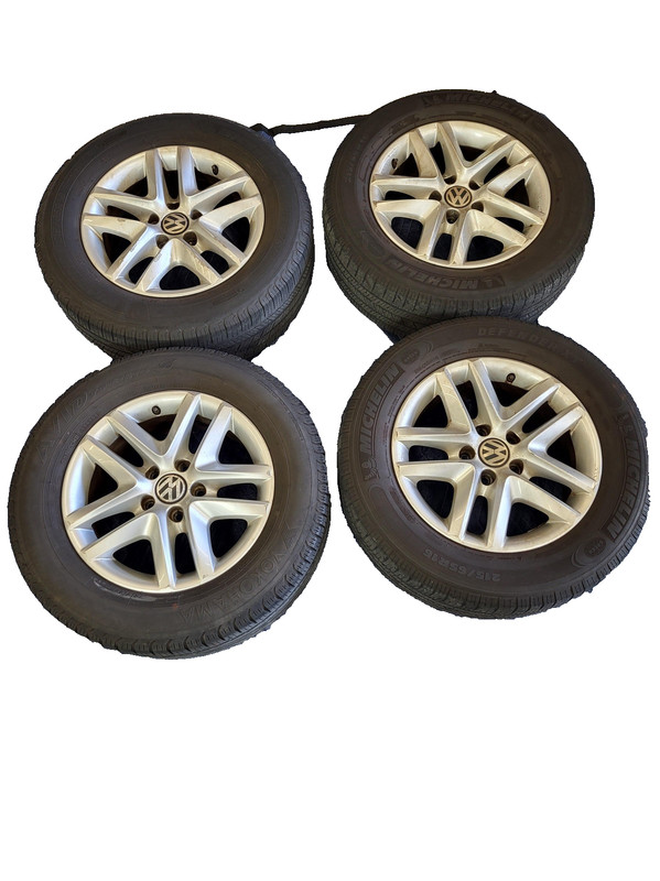 2009-2011 Volkswagen Tiguan Wheel Rim 16" w/ Tire 215/65R16 16x6.5 OEM