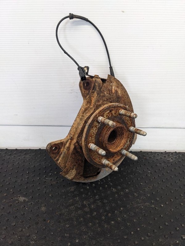 Passenger Front Spindle/Knuckle Cast Iron Fits 14-17 SIERRA 1500 PICKUP 1188558