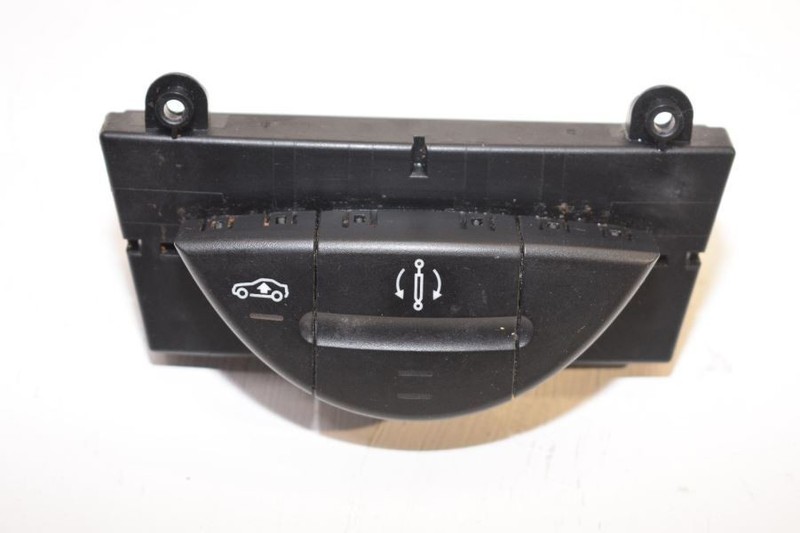 2008 MERCEDES CLS550 CENTER CONSOLE AIR SUSPENSION CONTROL SWITCH 211 821 71 58