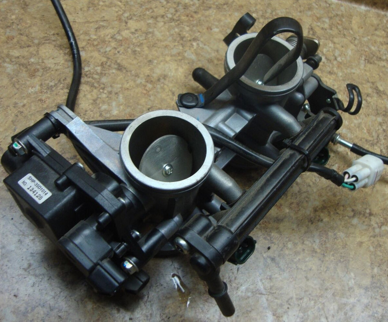 2013 Kawasaki Ninja EX650 EX 650 E 650E Fuel Gas Intake Throttle Body Carb 13
