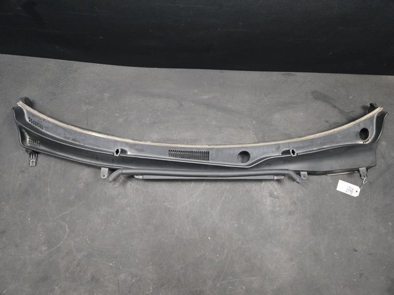 Cowl Vent Panel 2022 Kia Stinger 86150-J5000 2018 2019 2020 2021 2023