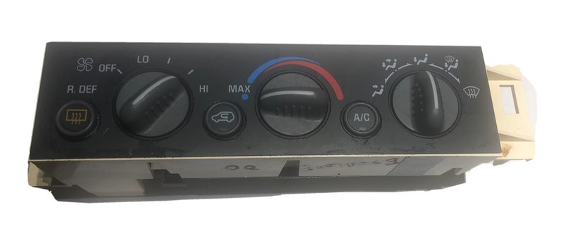 99 - 00 CADILLAC ESCALADE A/C HEATER CLIMATE TEMPERATUR CONTROL